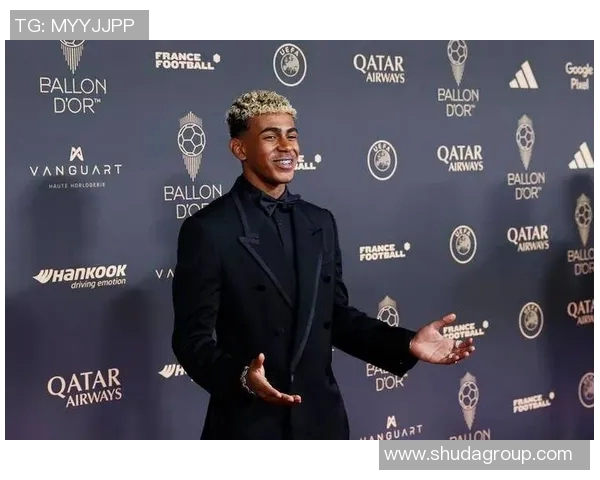 世界足球场上的小巨人：十大矮个足球明星球员盘点