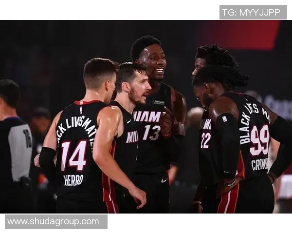 足球星拼图直播揭幕 探索球员背后的精彩故事与独特魅力