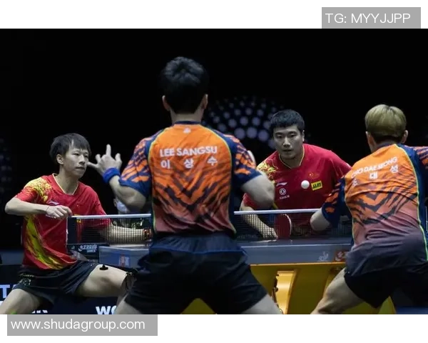 大牌球星花式足球技巧展示与挑战赛：极限操作与创意对决