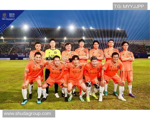 足球巨星组合闪耀绿茵场 默契配合再创传奇引领未来新风潮